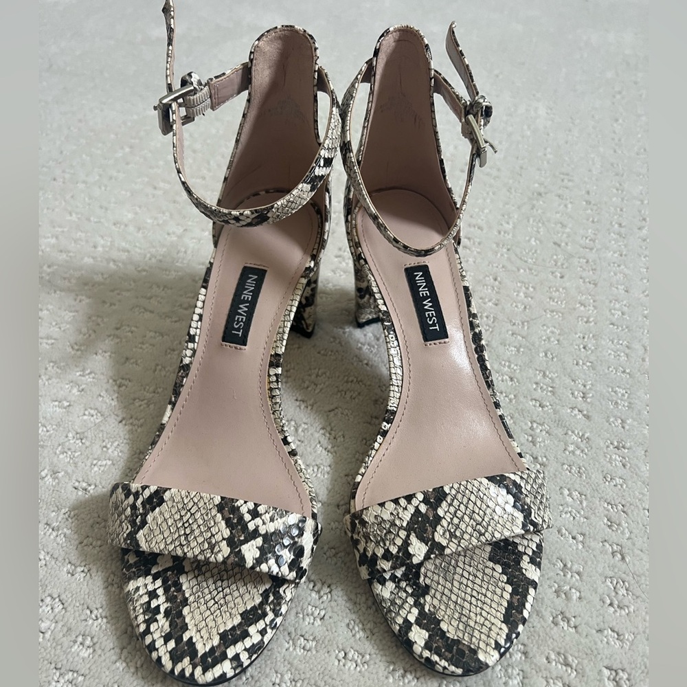 Nine West Snakeskin heels 6.5